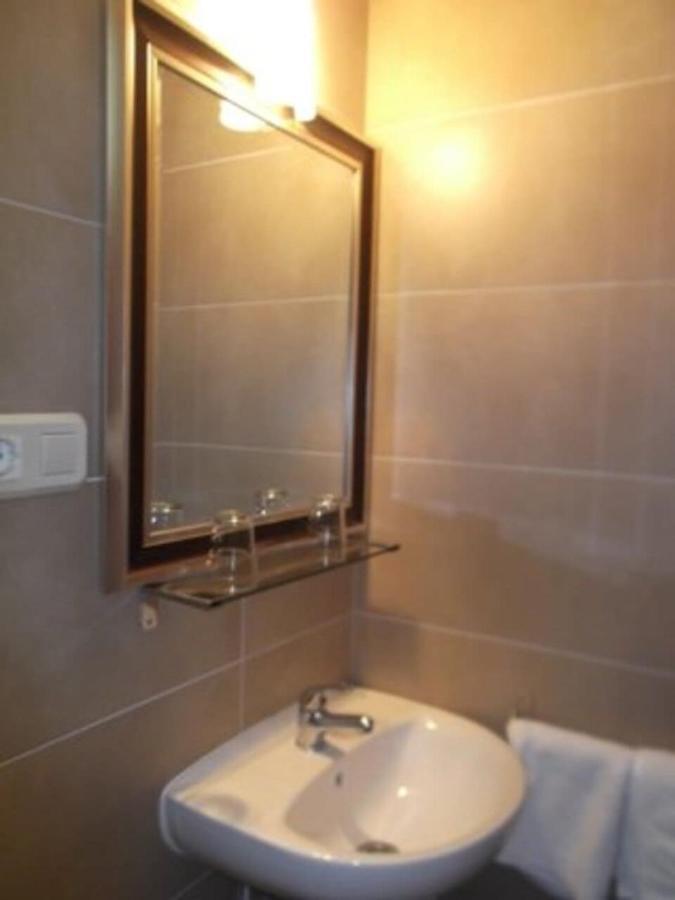 Residencia Sant Jordi Llanca Hostel Luaran gambar