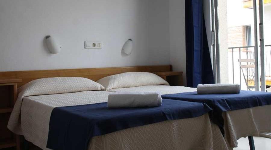 Residencia Sant Jordi Llanca Hostel Luaran gambar